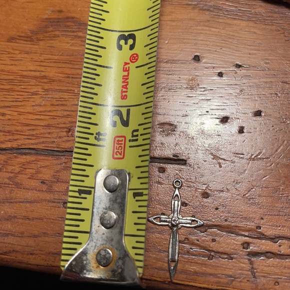 Pretty Religious Cross PENDANT - Picture 10 of 10